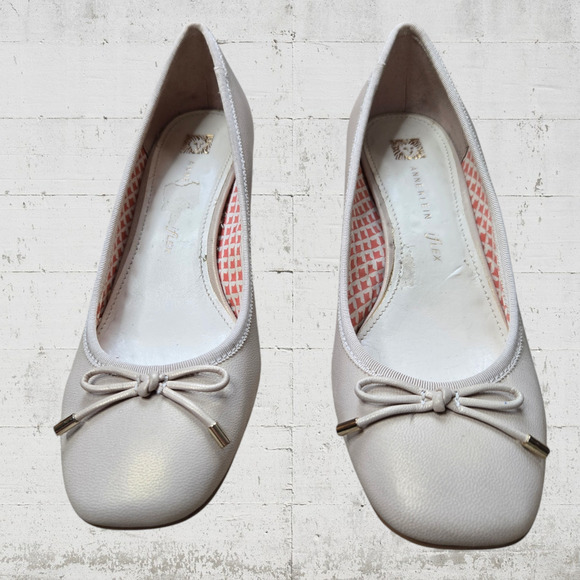 Anne Klein Cream Iridescent Luster Coquette Bow Square Toe Block Heels Size 8.5 - Picture 1 of 7